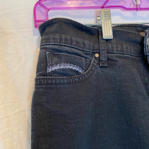 Levi’s Perfectly Slimming 512 Bootcut Black Jeans - Picture 5 of 12